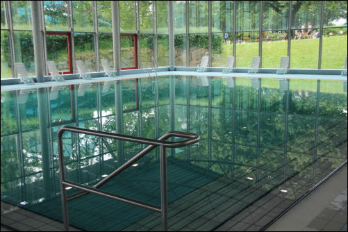 Lehrschwimmbecken/Flachwasserbecken im Mainzer Taubertsbergbad